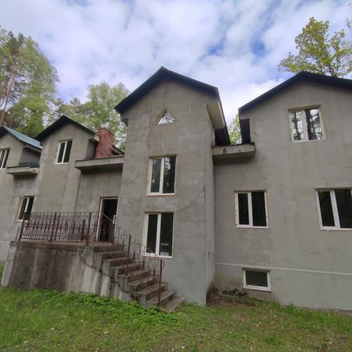 Незавершенное строение базы отдыха