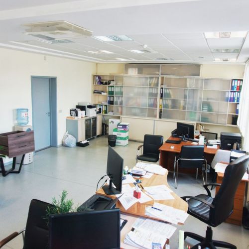 Часть помещения в бизнес-центре (609 кв.м) - повторные торги