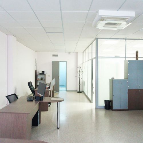 Часть помещения в бизнес-центре (609 кв.м) - повторные торги