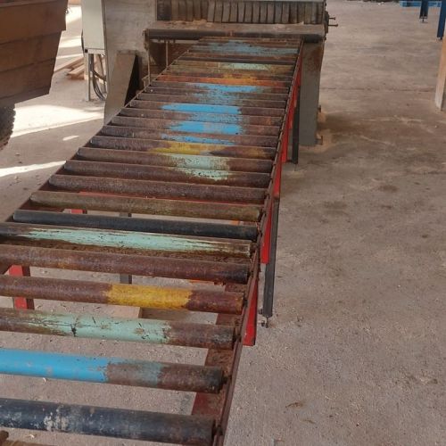 Здание и лесопильное оборудование