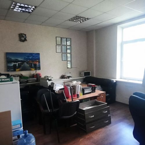 Административное здание со складом в центре Минска