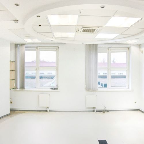 Часть помещения в бизнес-центре (609 кв.м) - повторные торги