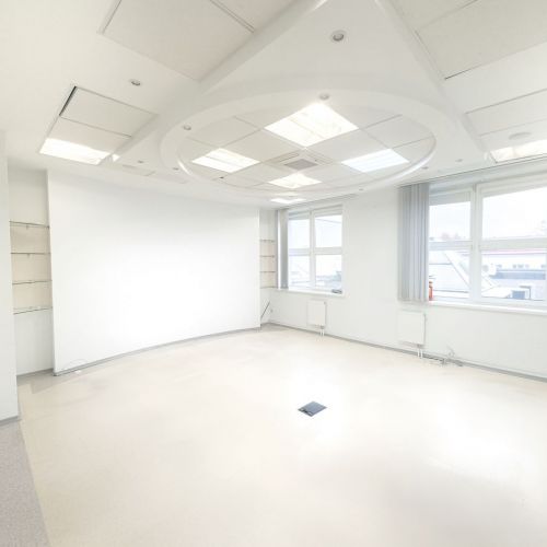 Часть помещения в бизнес-центре (335,2 кв.м) - повторные торги