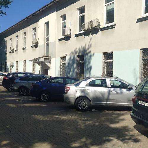 Административное здание со складом в центре Минска