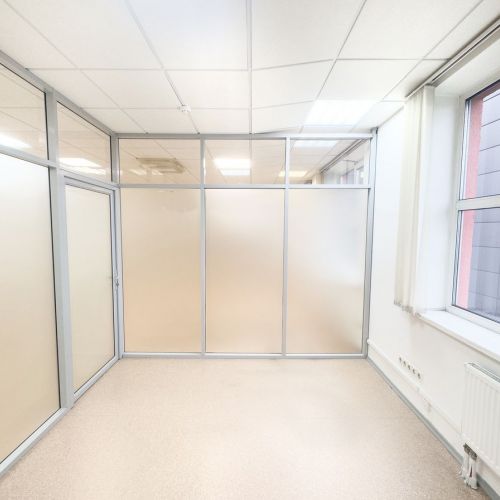 Часть помещения в бизнес-центре (609 кв.м) - повторные торги