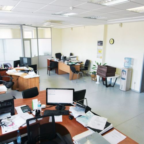 Часть помещения в бизнес-центре (609 кв.м) - повторные торги