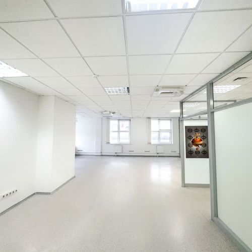 Часть помещения в бизнес-центре (335,2 кв.м) - повторные торги