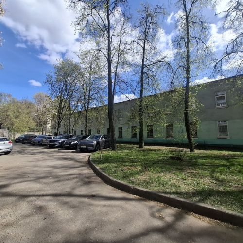 Административное здание со складом в центре Минска