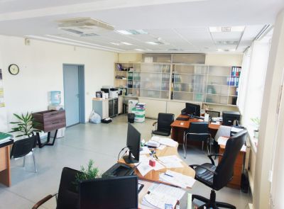 Часть помещения в бизнес-центре (609 кв.м)