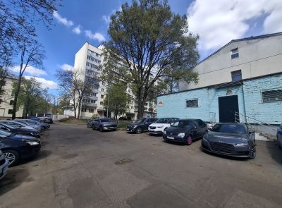 Административное здание со складом в центре Минска