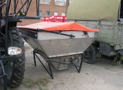 Самоходный опрыскиватель-разбрасыватель Туман-2М