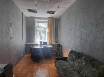 Административное здание со складом в центре Минска