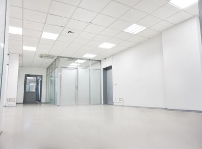 Часть помещения в бизнес-центре (335,2 кв.м) - повторные торги