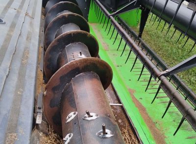 Комбайн Deutz-Fahr 6095 HTS и рапсовый стол (Лот 2)