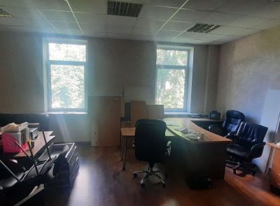 Административное здание со складом в центре Минска