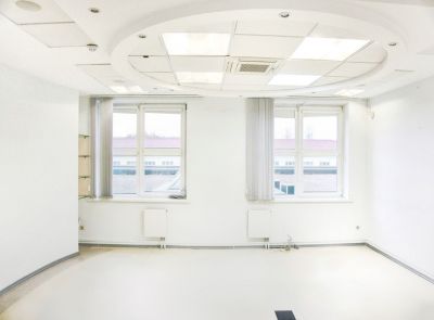 Часть помещения в бизнес-центре (335,2 кв.м) - повторные торги