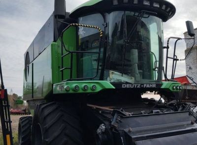 Комбайн Deutz-Fahr 6095 HTS и рапсовый стол (лот 4)