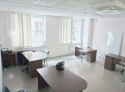 Часть помещения в бизнес-центре (335,2 кв.м) - повторные торги