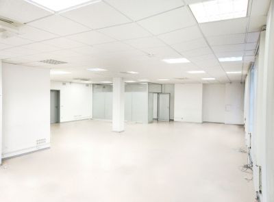 Часть помещения в бизнес-центре (609 кв.м) - повторные торги