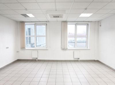 Часть помещения в бизнес-центре (335,2 кв.м) - повторные торги