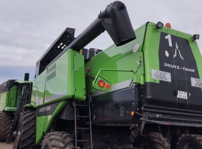 Комбайн Deutz-Fahr 6095 HTS и рапсовый стол (лот 4)