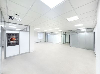 Часть помещения в бизнес-центре (609 кв.м) - повторные торги