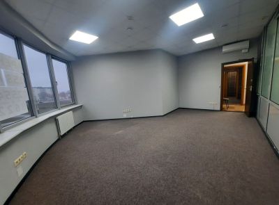 Административные помещения в бизнес-центре