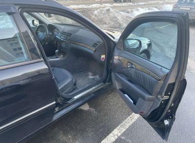 MERCEDES-BENZ E280, 2005 года выпуска