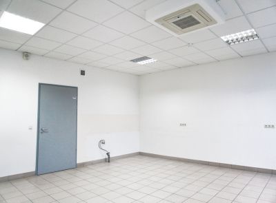 Часть помещения в бизнес-центре (335,2 кв.м) - повторные торги