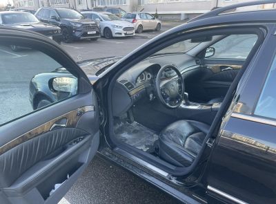 MERCEDES-BENZ E280, 2005 года выпуска